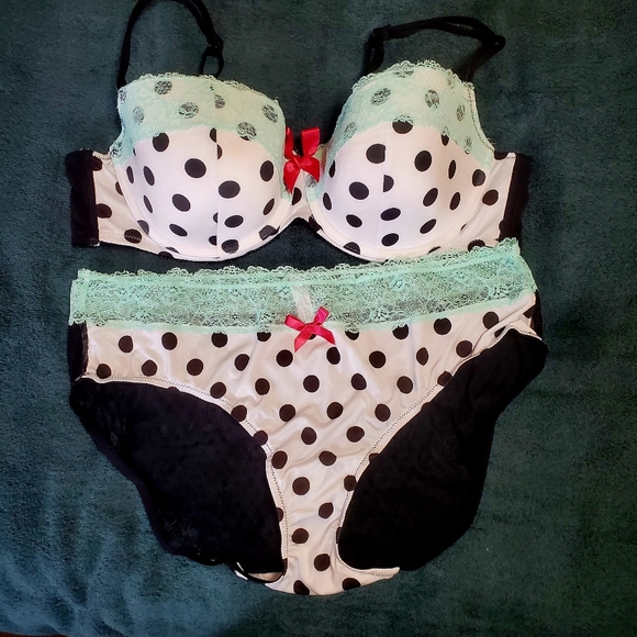 Cacique Other - Cacique Polka Dot Bra & Sheer Panty Set 44C and 22/24